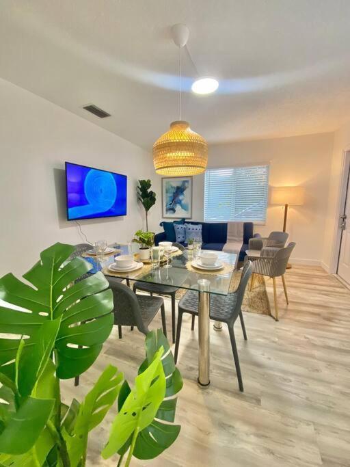 Beautiful & Relax Family House 2/1- Free Parking Villa Miami Eksteriør bilde